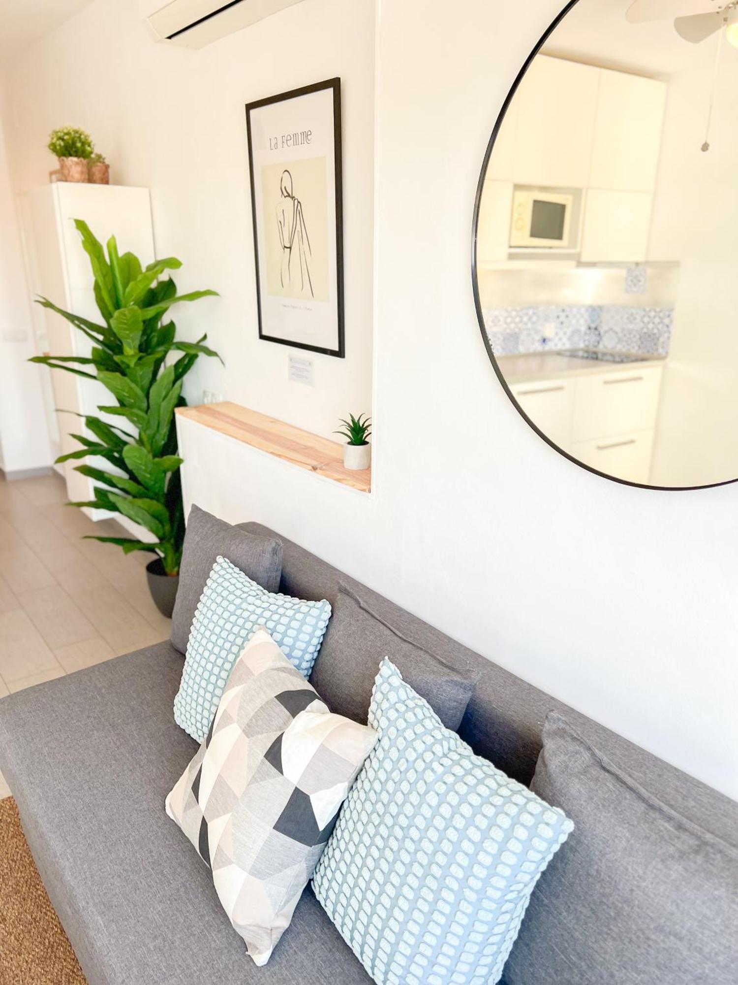 Elegant 1bdr Bright Flat With Pool