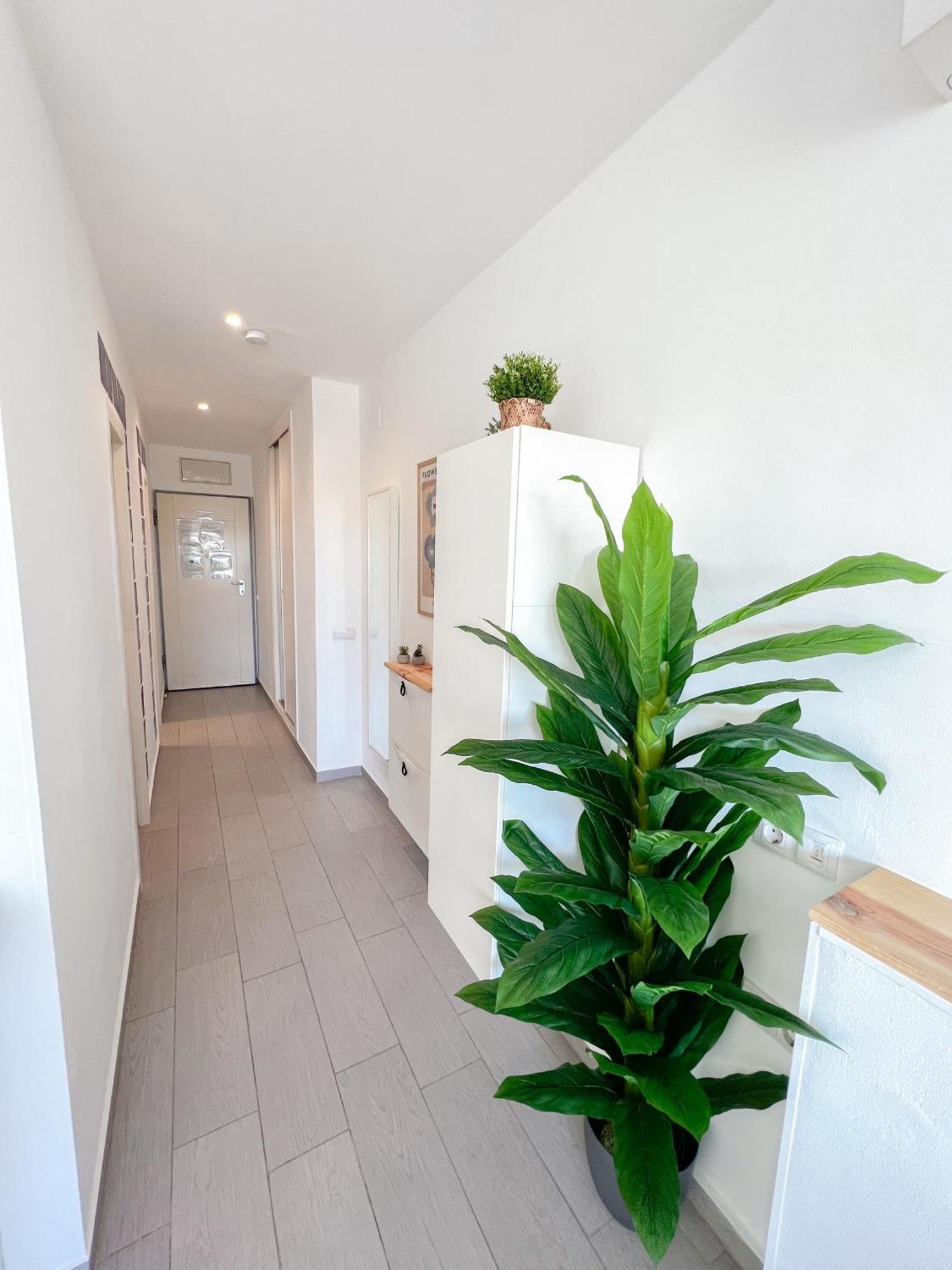 Elegant 1bdr Bright Flat With Pool *